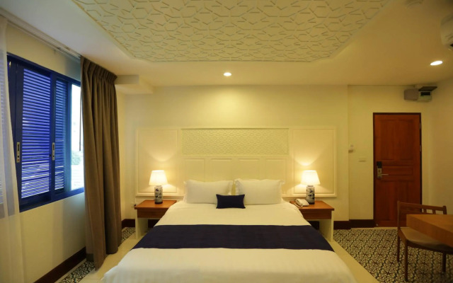 Nandha Hotel
