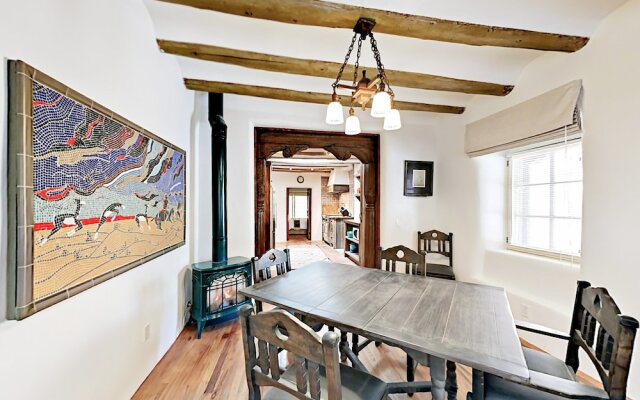 3BR 2BA Classic Montecito House Minutes to Butterfly Beach by RedAwnin