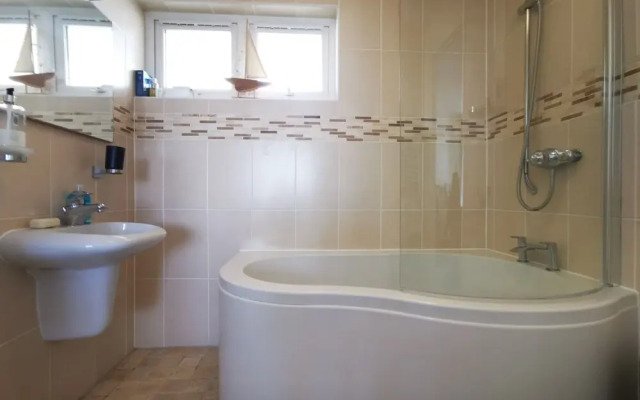 Sea View 3 Bedroom Seaside Property