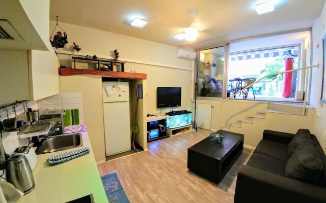 Trumpeldor 5 Beach Apartments