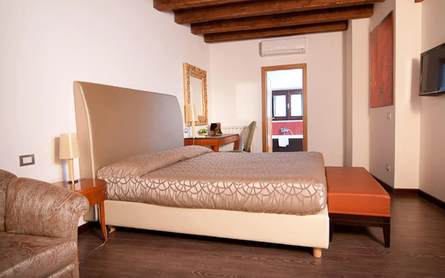 St. Peter' Six Rooms & Suites