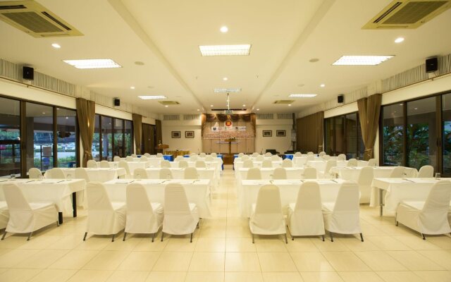 The Imperial River House Resort