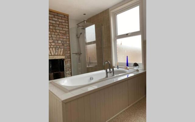 200 year old large townhouse with sea views