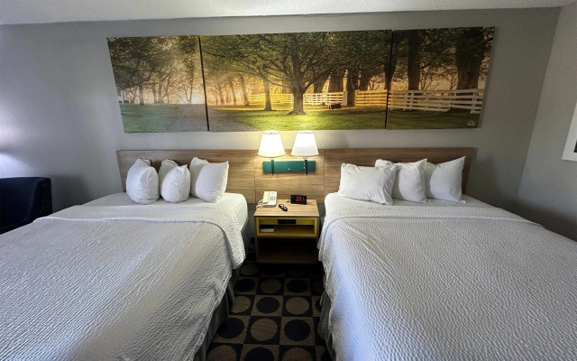 Days Inn by Wyndham Byron