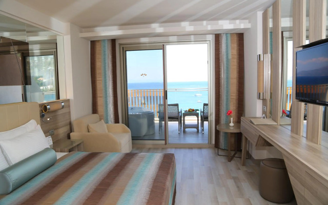 Turunc Premium Hotel