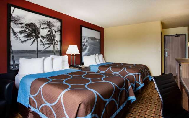 Super 8 by Wyndham Chester/Richmond Area