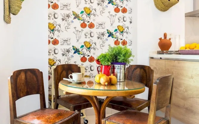 Genteel Home Romanilla