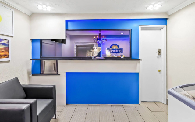 Days Inn by Wyndham Houston East