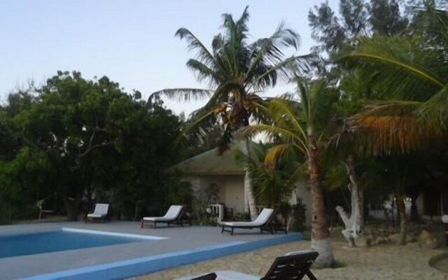 Caliente Beach Lodge