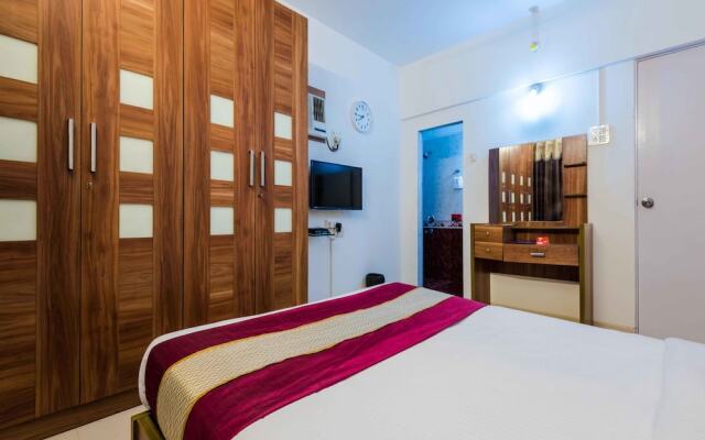 OYO 4573 Apartment near BKC