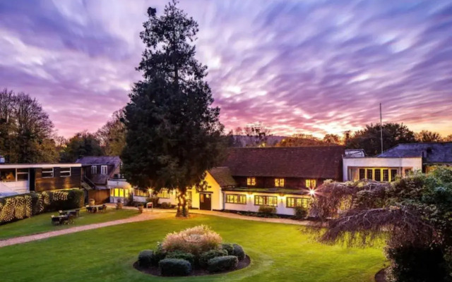 Sunday Box Hill Burford Bridge Hotel