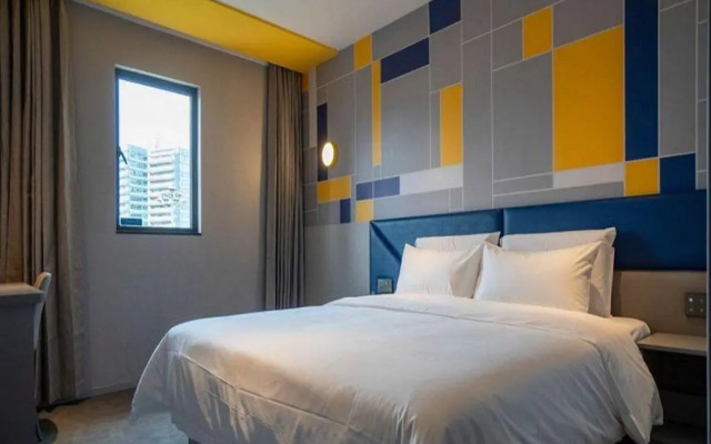 7 Days Premium Shenzhen Chegongmiao