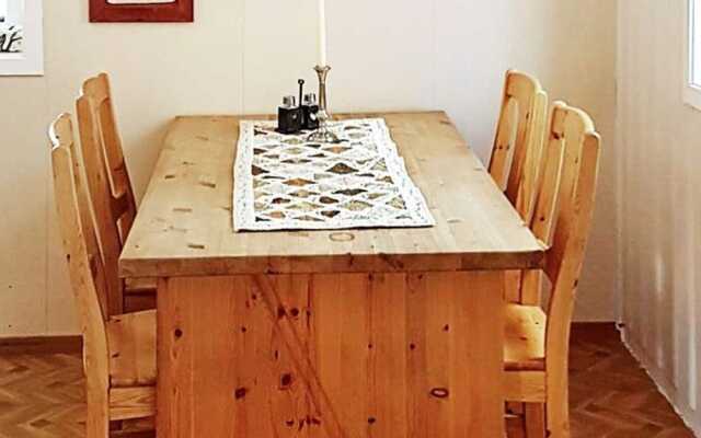 6 Person Holiday Home in Tessanden