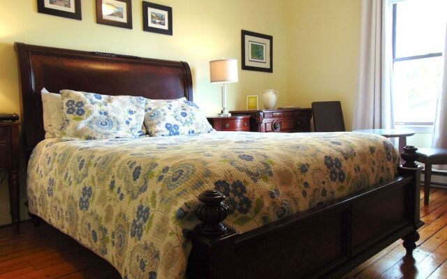 The Rendell Shea Manor