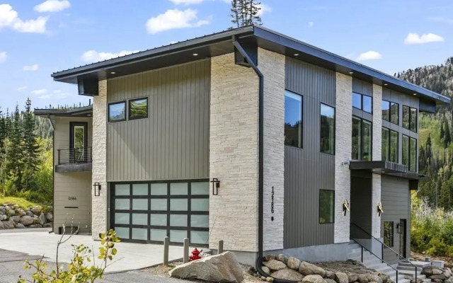 9005 - Mountain Estate #5 6 Bedroom Home