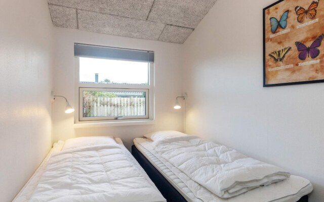 6 Person Holiday Home in Bogense