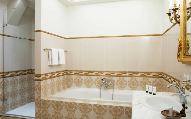 Schloss Lieser, Autograph Collection