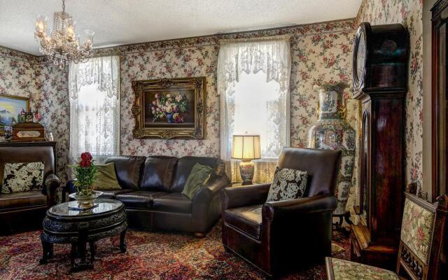 Rose Manor Bed & Breakfast
