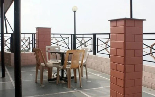 Goroomgo Dalhousie Shangrila Hotel