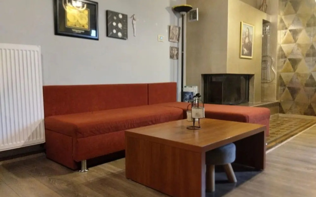 Mona Lisa Guest House