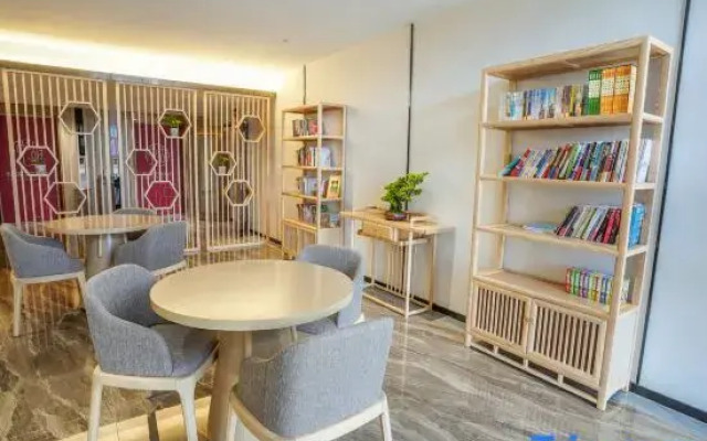 Yunan Yuehu Garden Hotel