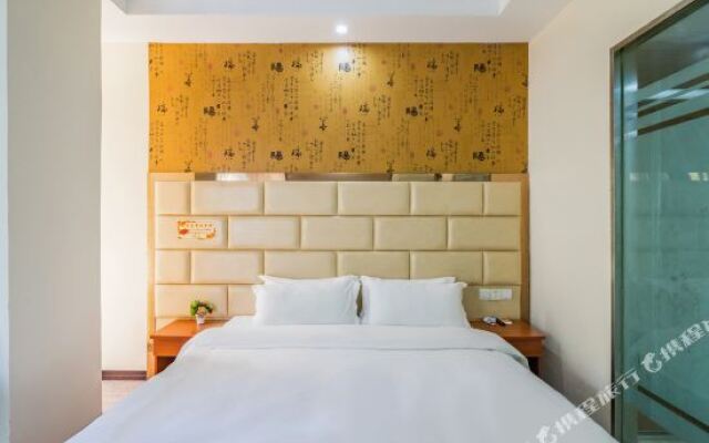 Huaju Hotel (Haining Haichang Road subway station store)