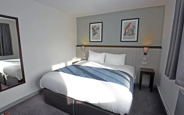 Oaklands Hotel