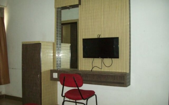 OYO 5904 Hotel Midway Inn