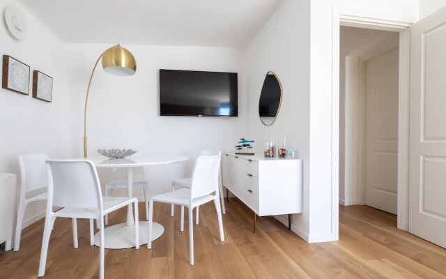 Vis a Vis Apartments