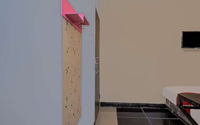 Sukomanunggal Inn by OYO Rooms