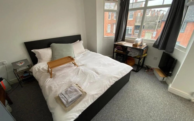 Private Apartment - Free Wifi, Parking, No Deposit