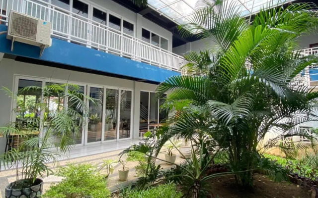 Grand Mahoni Hotel