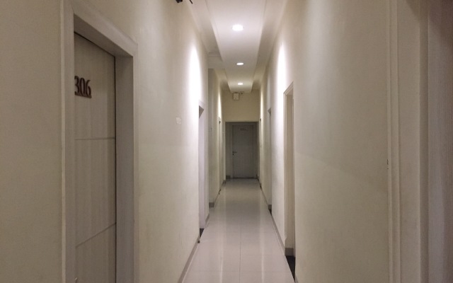 RedDoorz Plus @ Hotel Alden Makassar