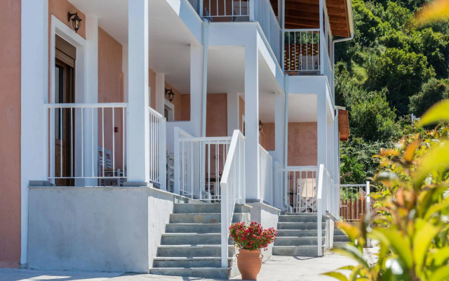 Sea View Village - Studios & Apartments