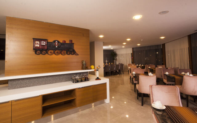 Majura Hotel