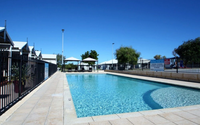 Bay 79 Ledge Point Holiday Park