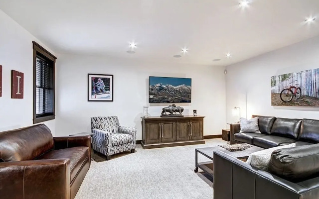 The Bogart House 5 Bedroom Home