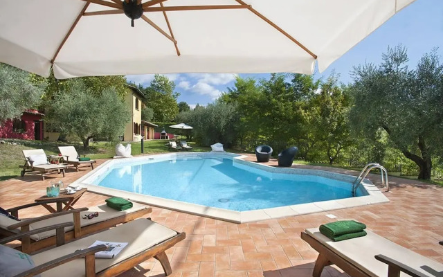 Casale Degli Ulivi 12 by Marche Holiday Villas