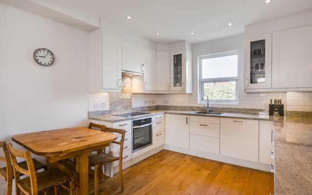 Gorgeous 1BR West London Gem