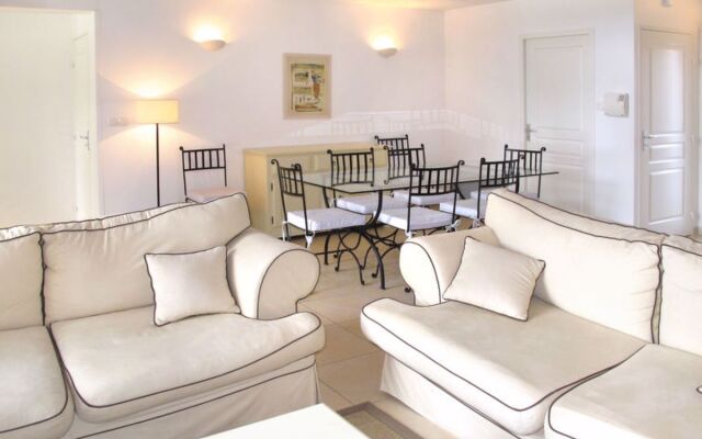 Domaine Royal Green (MZA101)