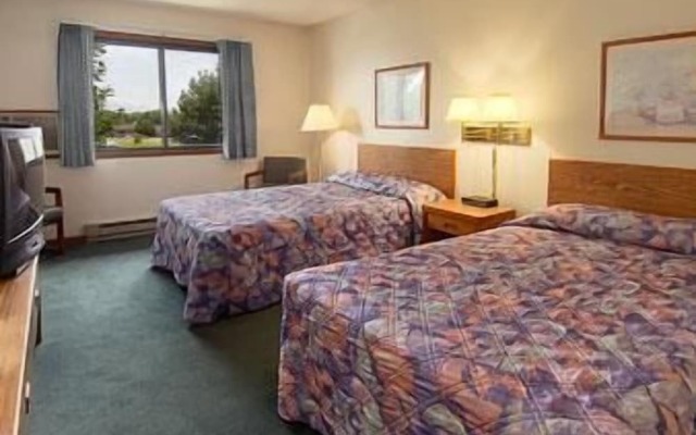 Super 8 Oshkosh Airport