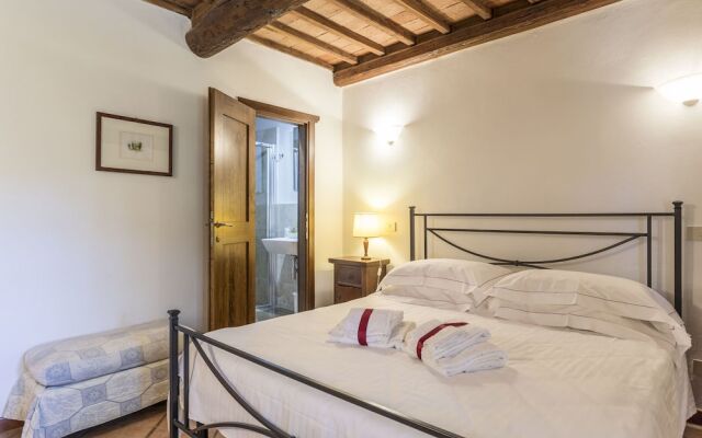 Spacious Holiday Home in Sovicille With Swimming Pool