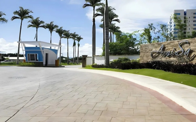 Spacious Studio Unit With Balcony and Seaview