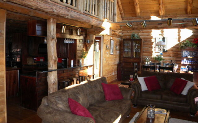 Rose And Goat Retreat - Mountain View Apartment