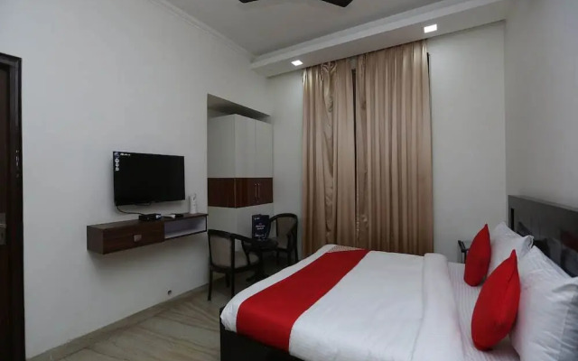 The Destiny Inn by OYO Rooms
