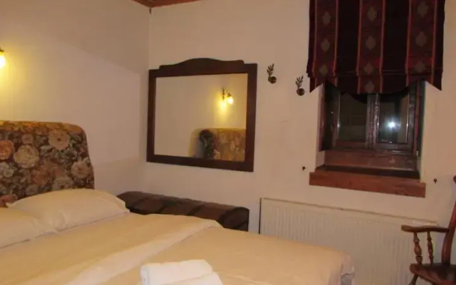 Traditional Rooms Ioannidis