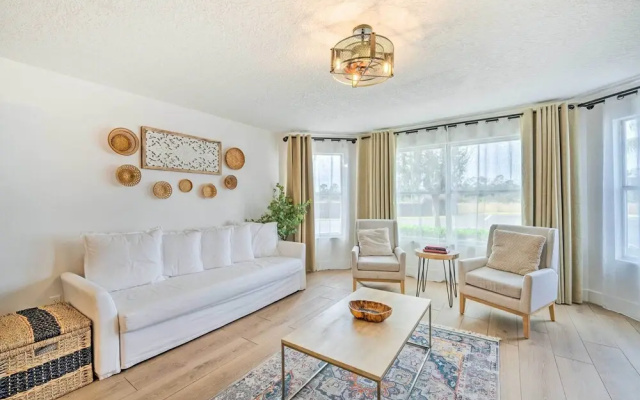 Chic Kissimmee Townhome: 4 Mi to Disney!