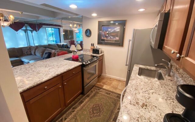 #211 Vail International