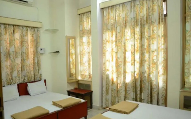 Laxmi Niwas Guest House