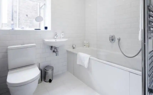 Elegant Georgian 2 Bedroom Apartment in Notting Hill